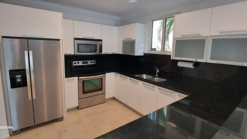 MAVA model Gallery 1