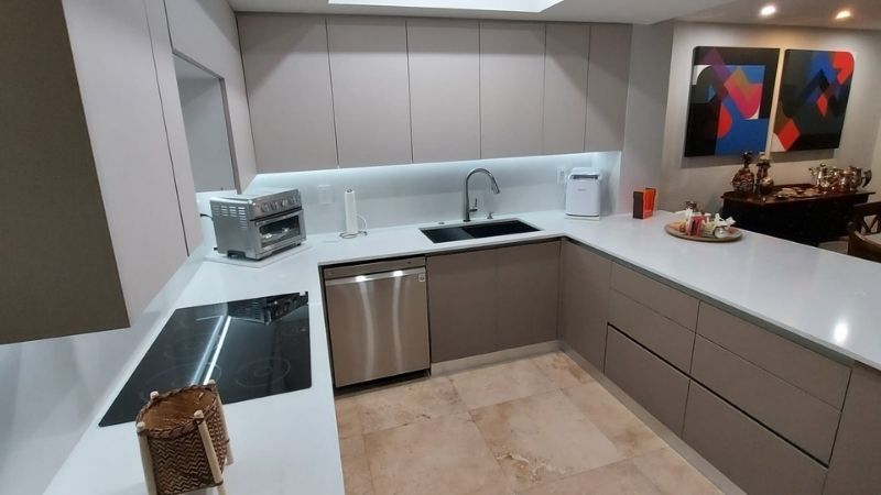 MAVA model Gallery 4